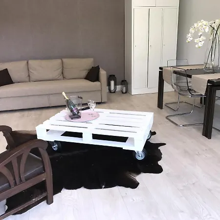 Les Orchidees Blanches بيت للعطل